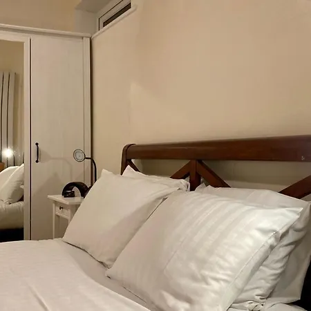 Parkstone Guest House-3